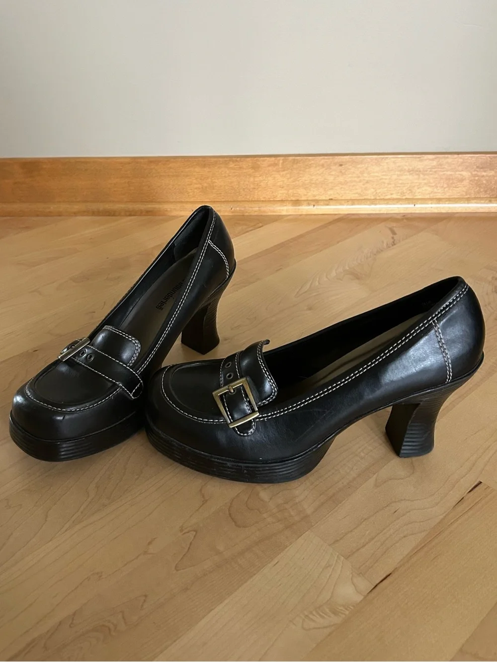 Vintage Y2K No Boundaries Black Platform Buckle Pumps